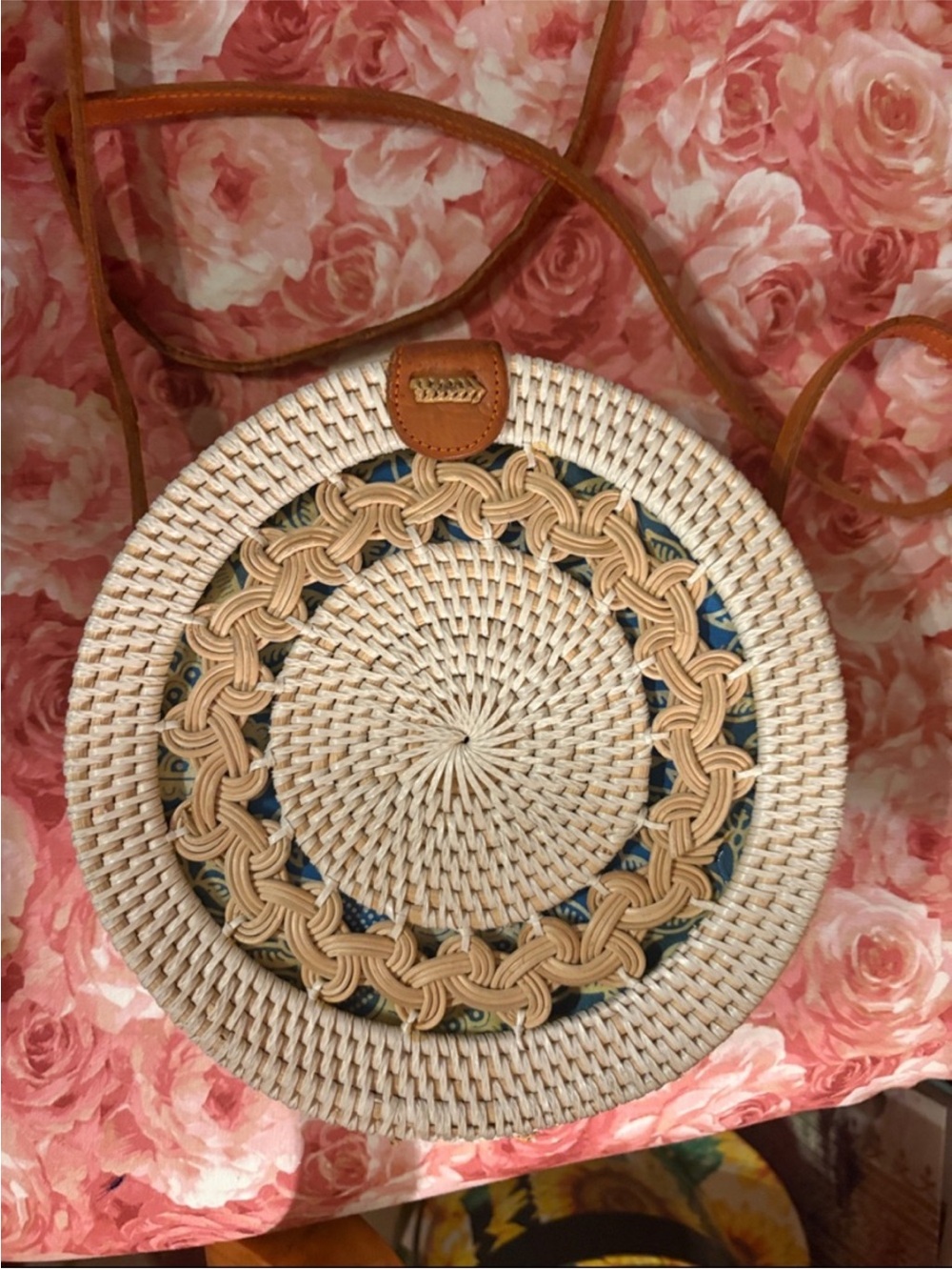Round Woven Straw Crossbody Bag - Picture 1 of 3